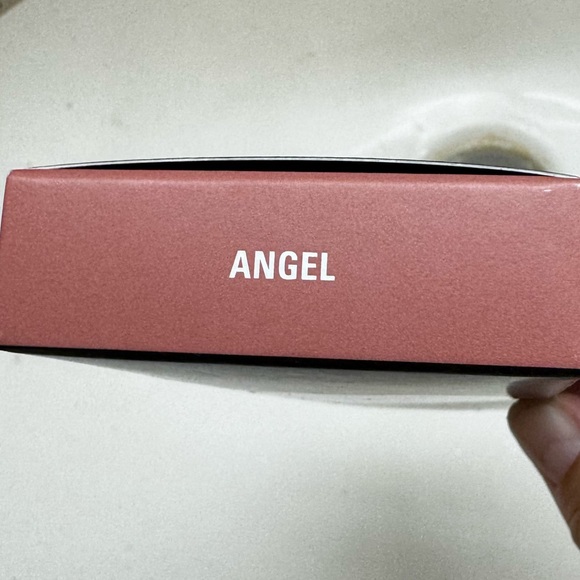 NIB Kylie Cosmetic Pink Nude Matte Lip Kit Full
Coverage LipLiner Stick in Angel - Picture 4 of 4